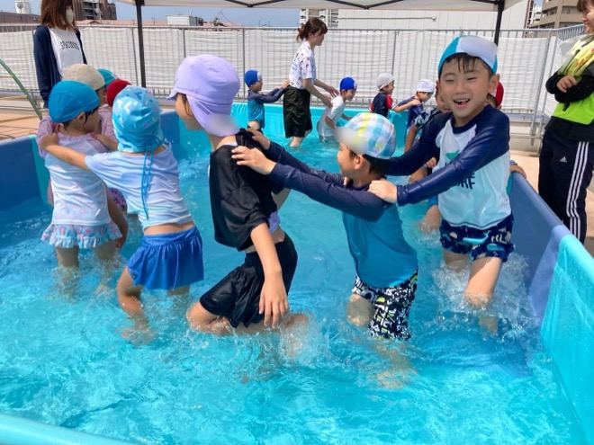幼児 プールあそび